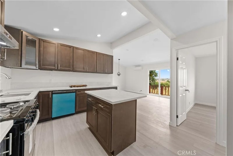 1021 Mooney