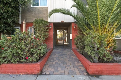 Photo of 725 Coronado AVE #112, Long Beach, CA 90804 (MLS # SB26207970)