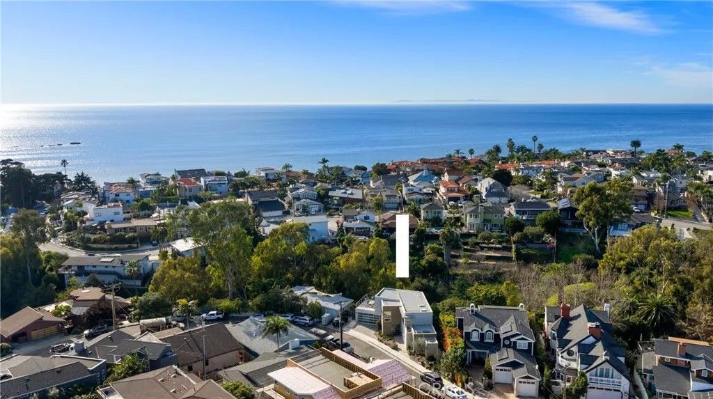 Photo of 234 W Avenida San Antonio, San Clemente, CA 92672 (MLS # OC25280478)