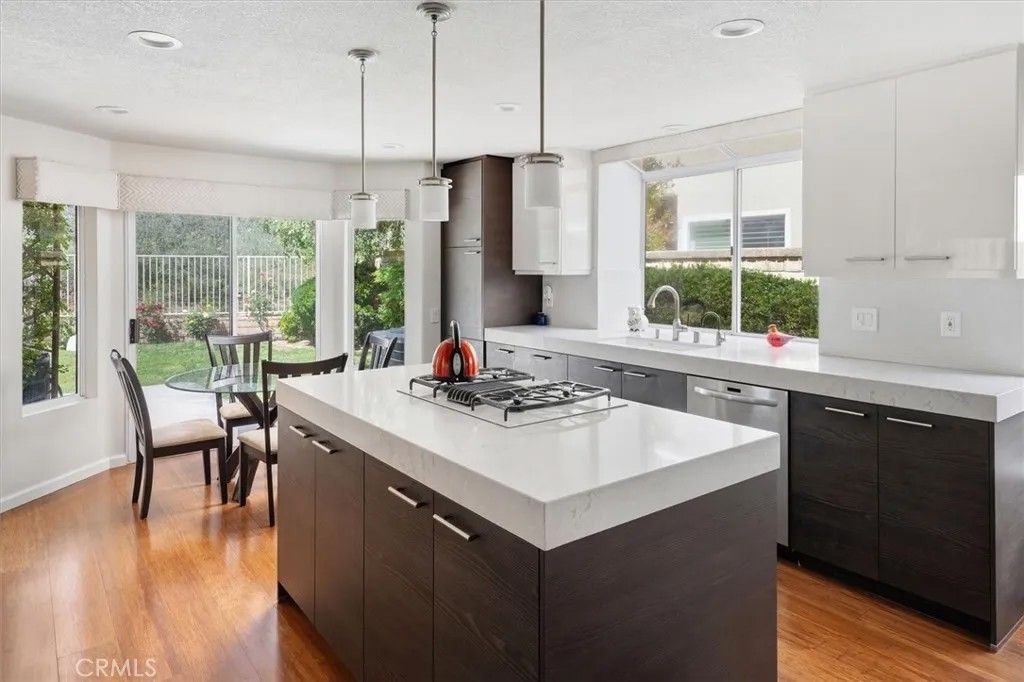 Photo of 23029 Weymouth Place, Valencia, CA 91354 (MLS # SR26078564)