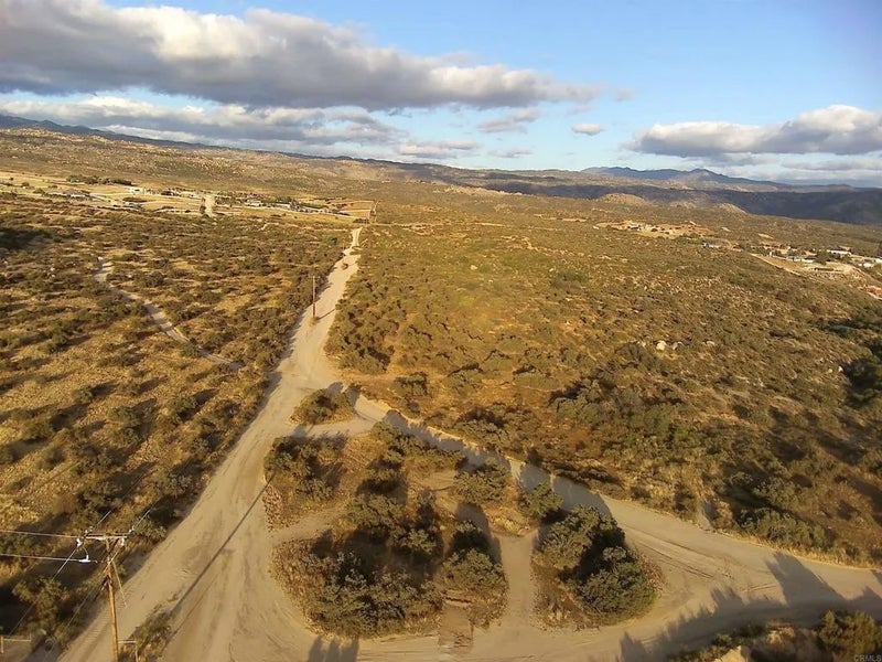 0000 Powerline Rd.