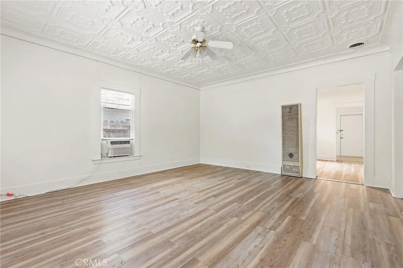 1038 W 5th Street