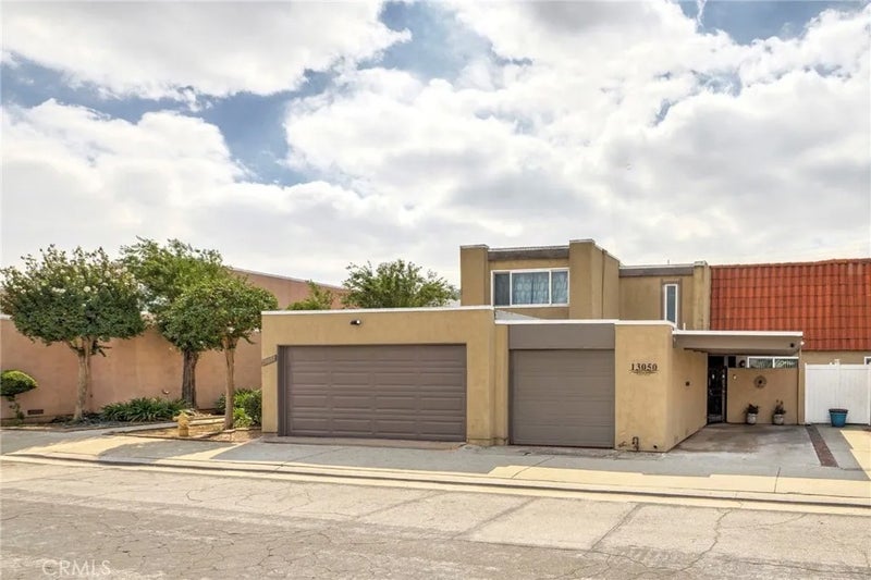 13050 Thoroughbred Way