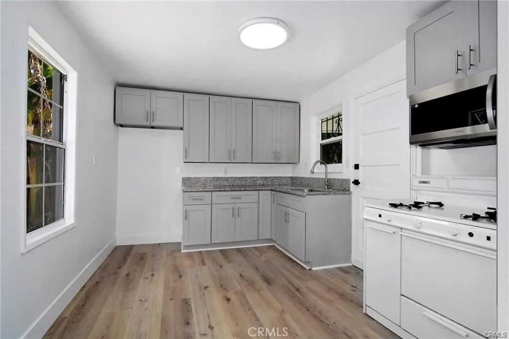 Photo of 633 N Benton Way, Silver Lake, CA 90026 (MLS # SR25222759)