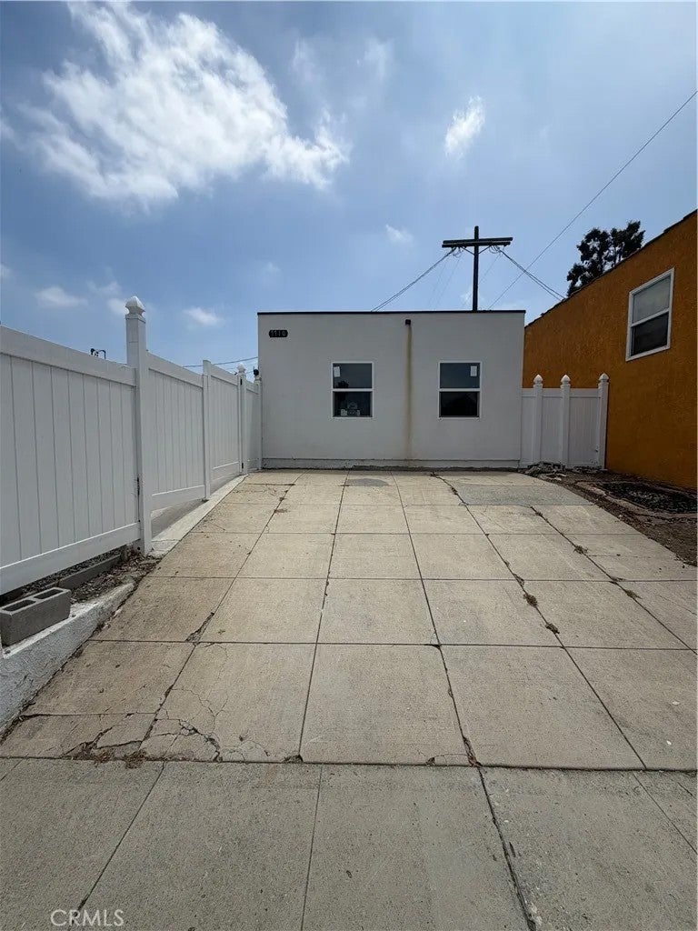 2158 W 77th