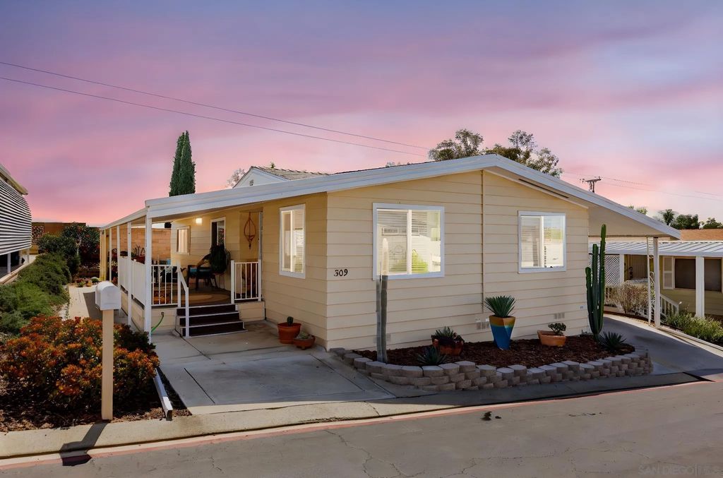 Photo of 1401 W El Norte Pkwy #SPC 309, San Marcos, CA 92069 (MLS # 250039129)