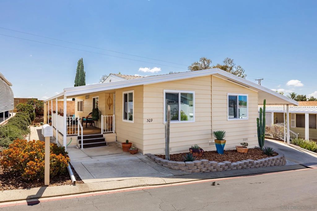 Photo of 1401 W El Norte Pkwy #SPC 309, San Marcos, CA 92069 (MLS # 250039129)