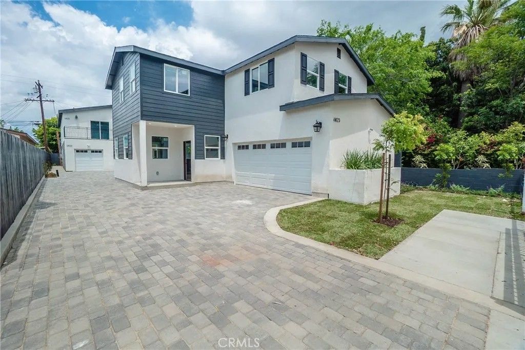 Photo of 6823 Live Oak St, Bell Gardens, CA 90201 (MLS # DW25278360)