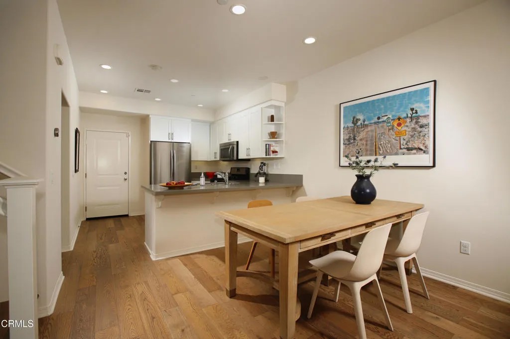 281 N Mar Vista 14