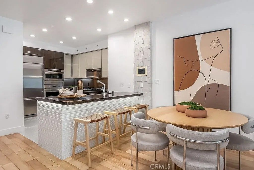 Photo of 1318 S Roxbury Drive #118, Los Angeles, CA 90035 (MLS # SR26017722)