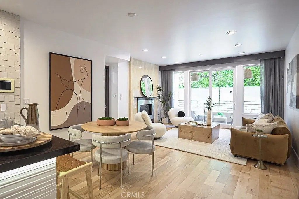 Photo of 1318 S Roxbury Drive #118, Los Angeles, CA 90035 (MLS # SR26017722)