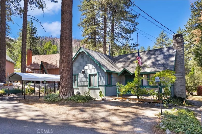 1038 Robin Ln.