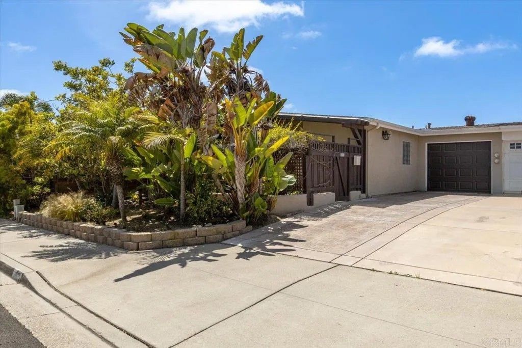 Photo of 248 Coneflower Street, Encinitas, CA 92024 (MLS # NDP2604311)