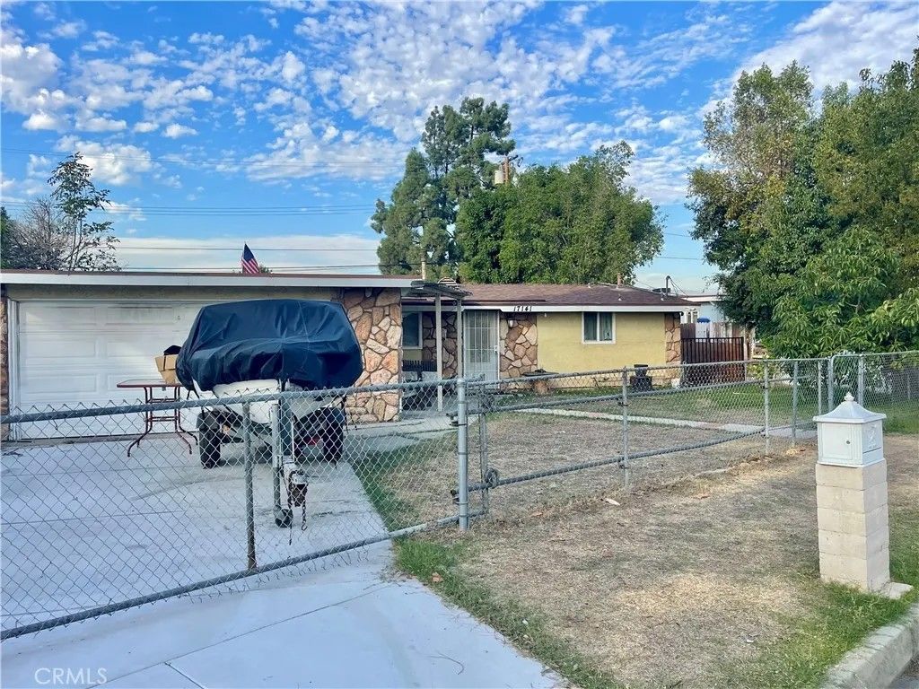 Photo of 17141 E Tudor St, Covina, CA 91722 (MLS # CV25247216)