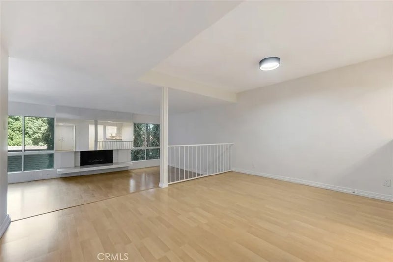 4807 Woodley Avenue 208