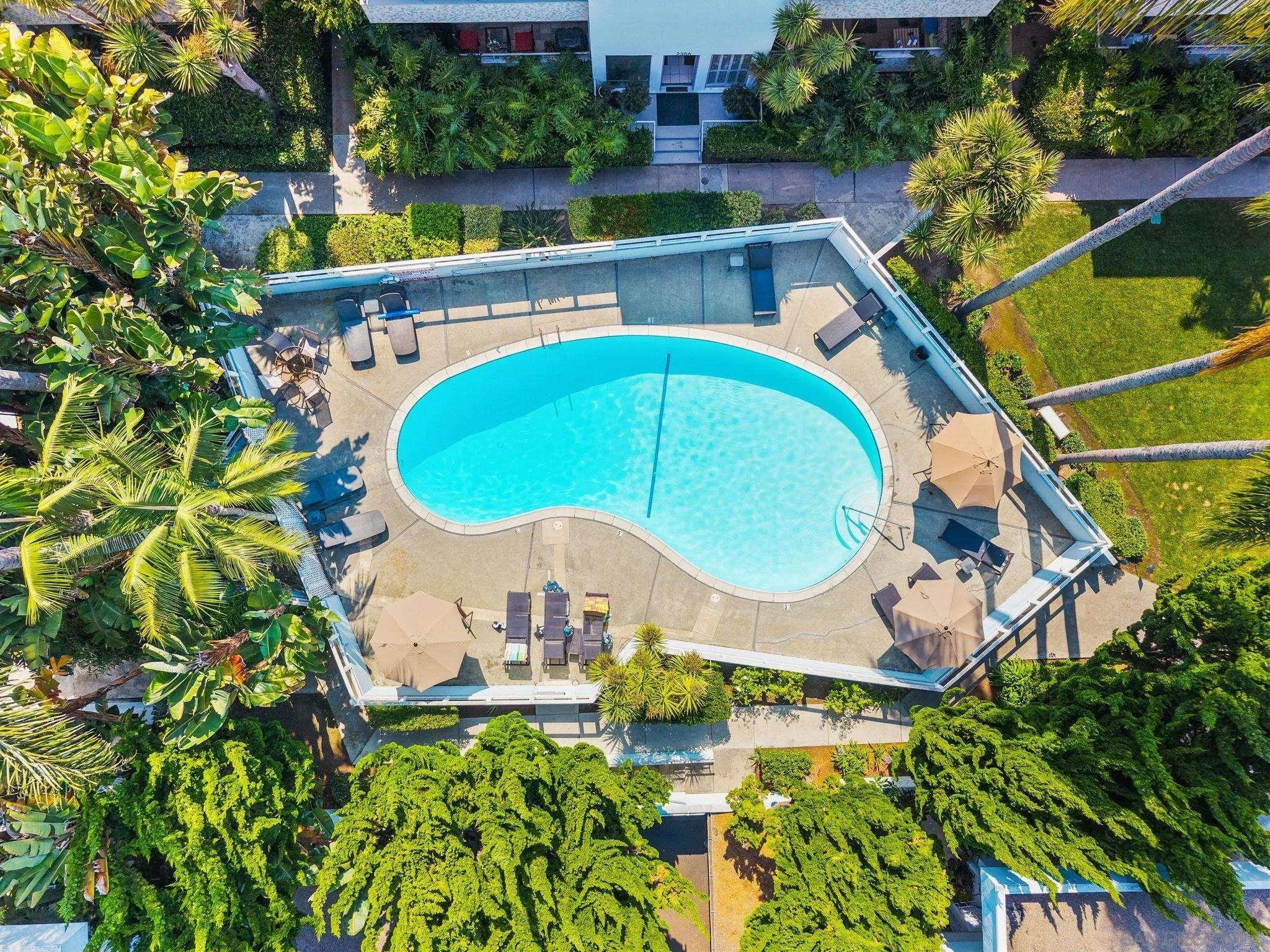 2352 Torrey Pines Rd Unit 9