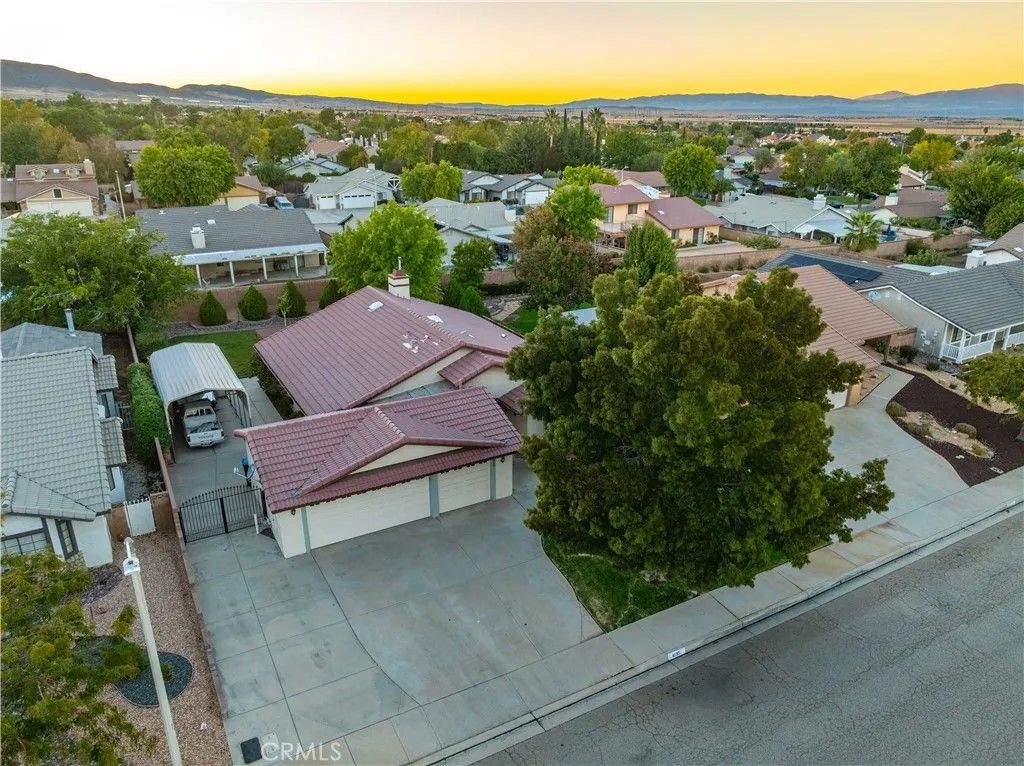 Photo of 42315 61st St, Lancaster, CA 93536 (MLS # SR25244836)