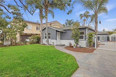 Photo of 2313 Curtis Ave, Redondo Beach, CA 90278 (MLS # SB25282466)