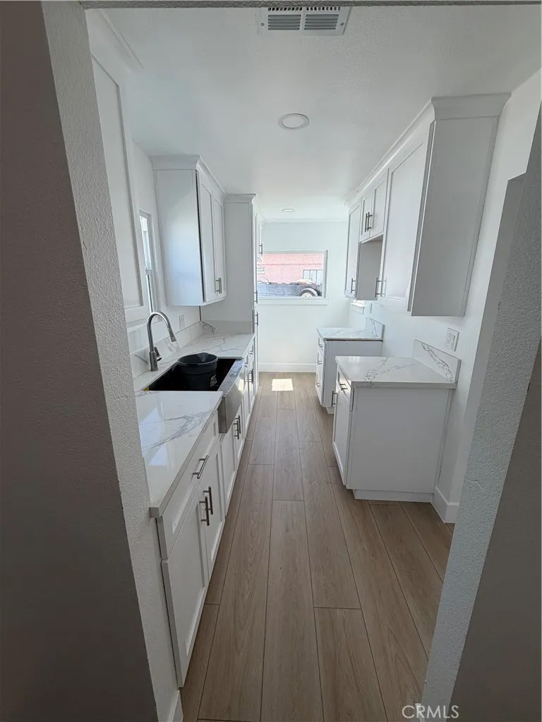218 W Mill