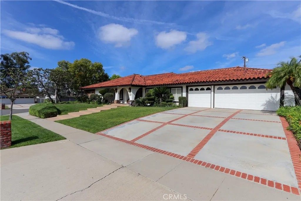 Photo of 2801 Altivo PL, Fullerton, CA 92835 (MLS # DW26098733)
