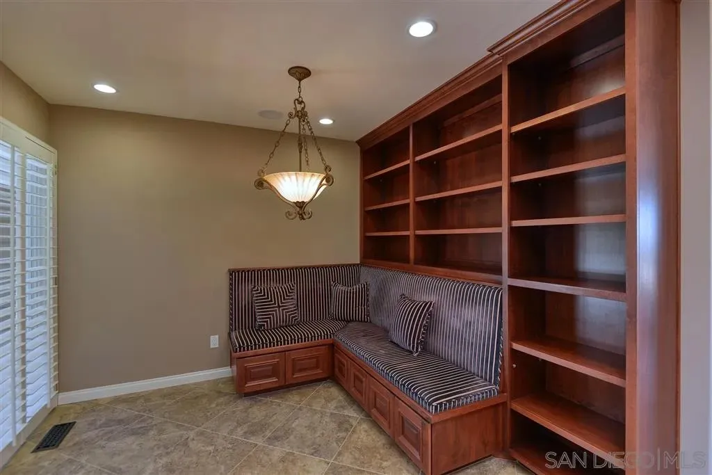 La Jolla, California 92037, United States, 4 Bedrooms Bedrooms, ,3 BathroomsBathrooms,Residential,Active,199591