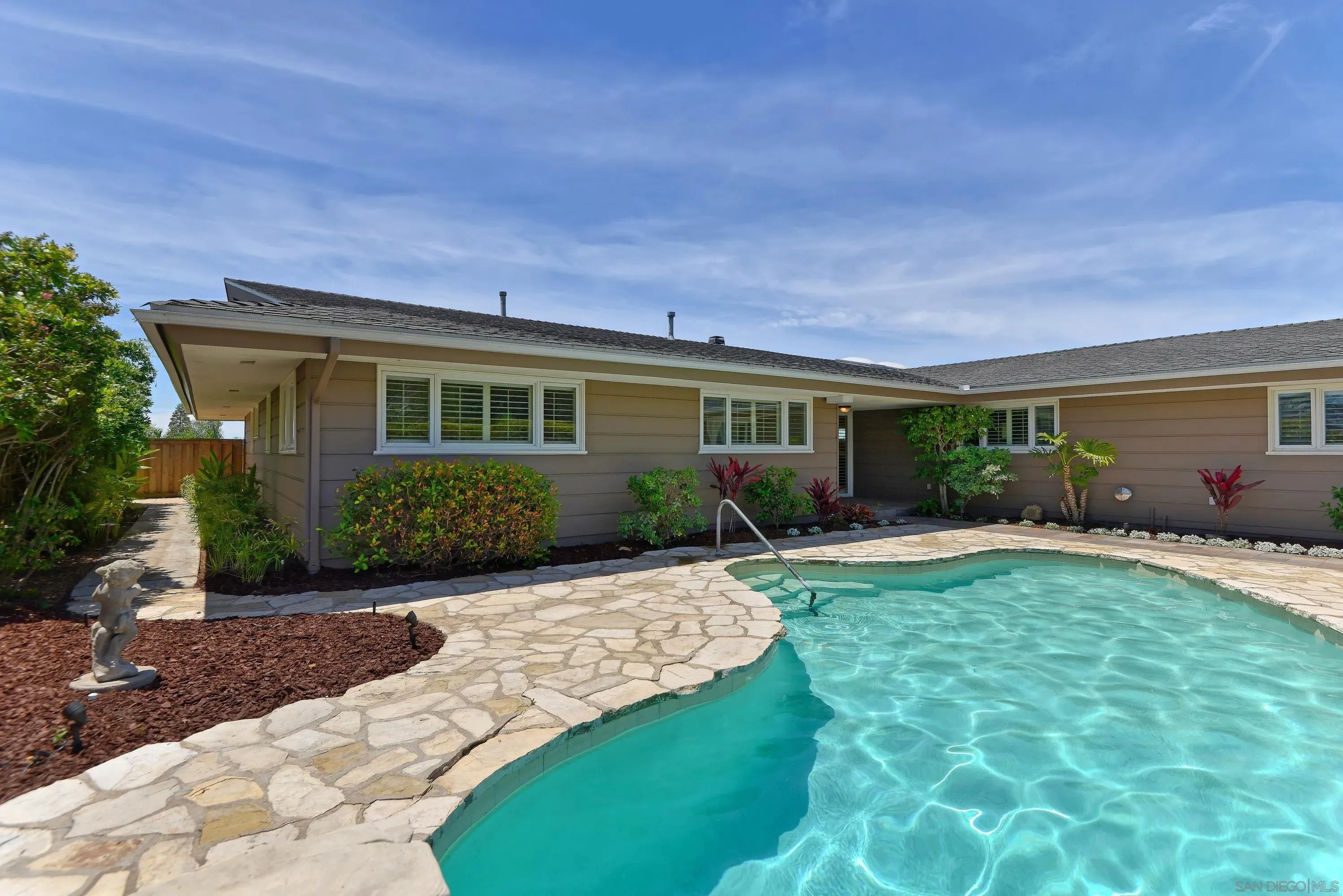 La Jolla, California 92037, United States, 4 Bedrooms Bedrooms, ,3 BathroomsBathrooms,Residential,Active,199591