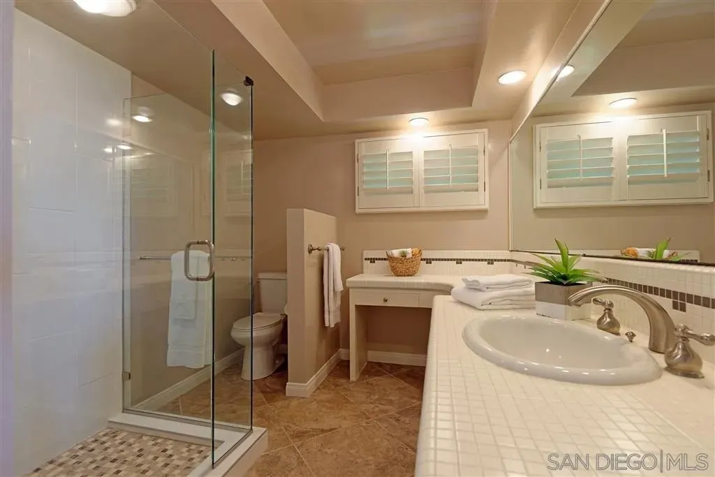 La Jolla, California 92037, United States, 4 Bedrooms Bedrooms, ,3 BathroomsBathrooms,Residential,Active,199591