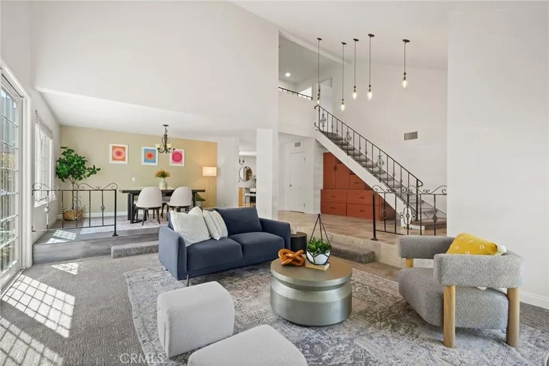 17 Deerwood West