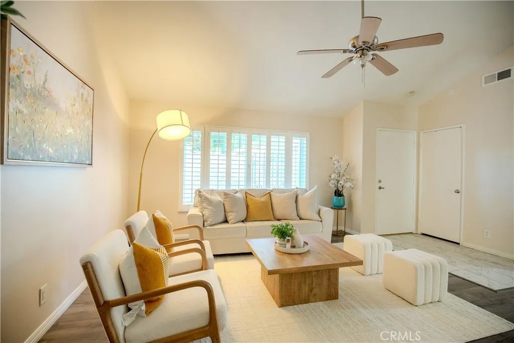 2528 N Tustin D