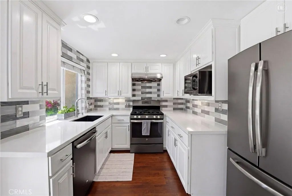 Photo of 1333 Wheaton WAY, Riverside, CA 92507 (MLS # IV26109479)