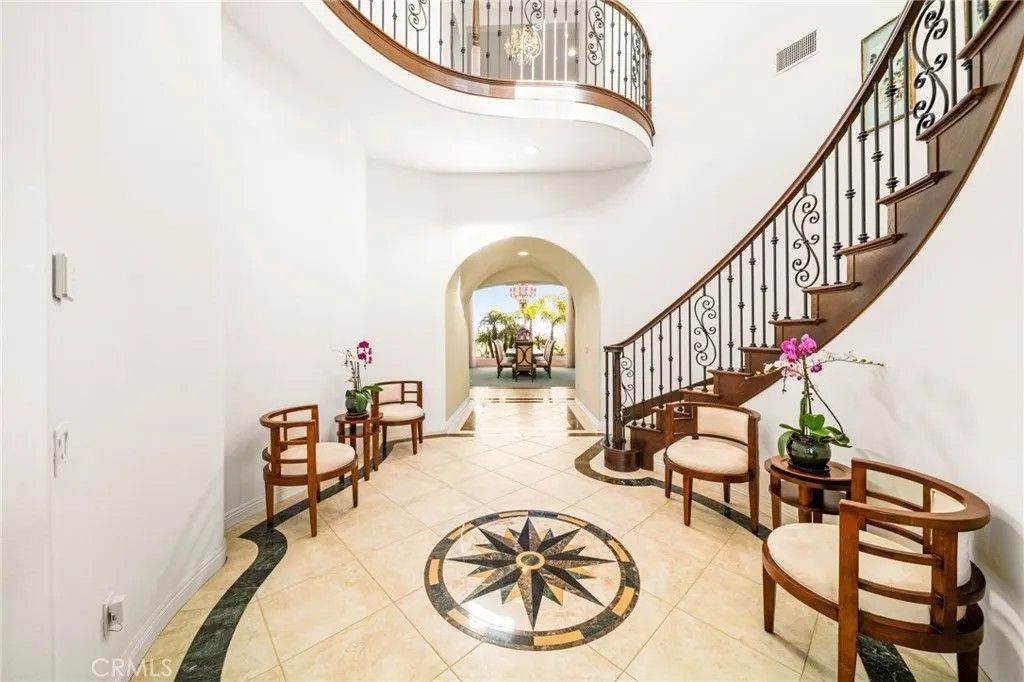 Photo of 37626 Via Majorca, Murrieta, CA 92562 (MLS # SW25237623)