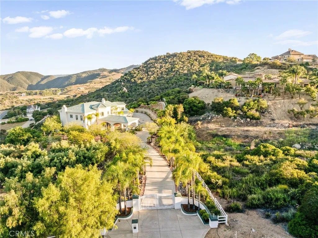 Photo of 37626 Via Majorca, Murrieta, CA 92562 (MLS # SW25237623)