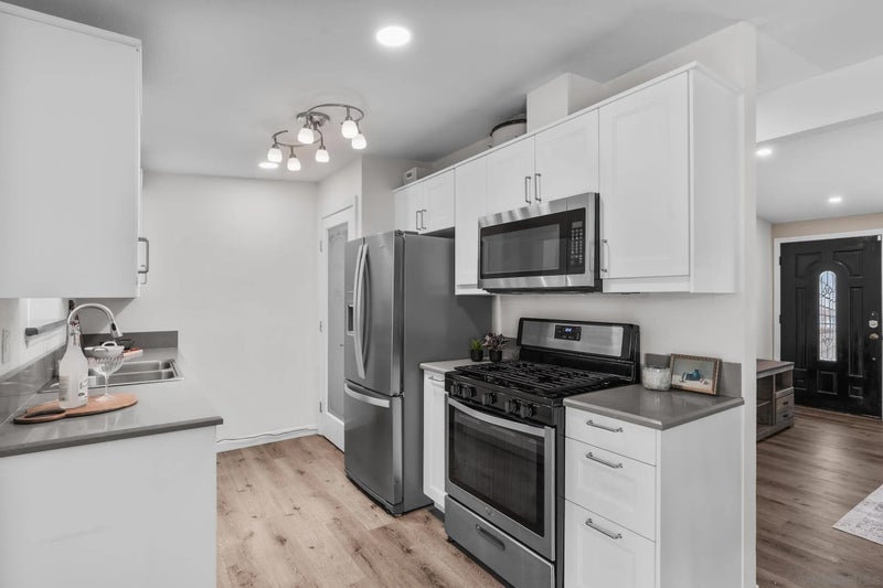 1127 Hemlock Ave
