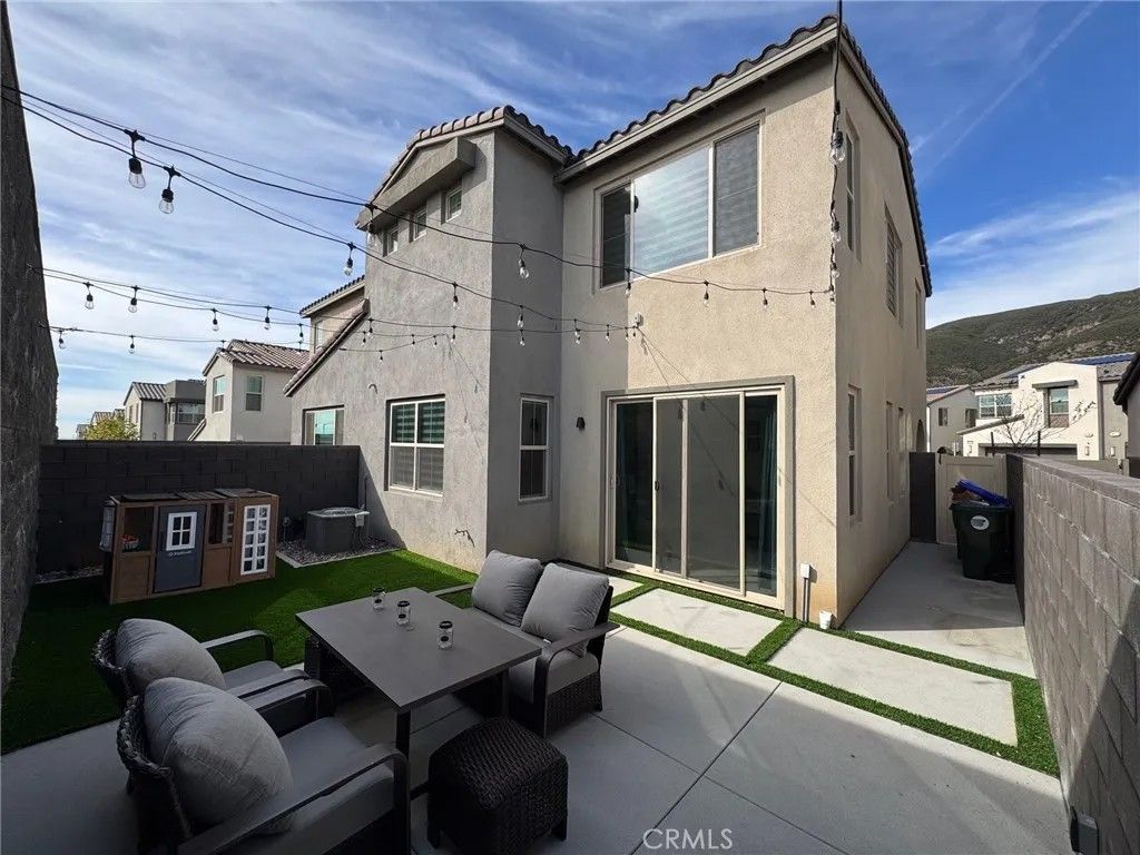Photo of 15959 Sparrow Court, Fontana, CA 92336 (MLS # IV25267778)