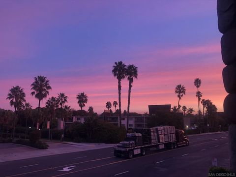 Tiny photo for 4494 Mentone St #6, San Diego, CA 92107 (MLS # 250036698)