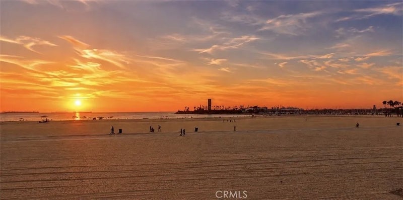 1140 E Ocean Boulevard 136