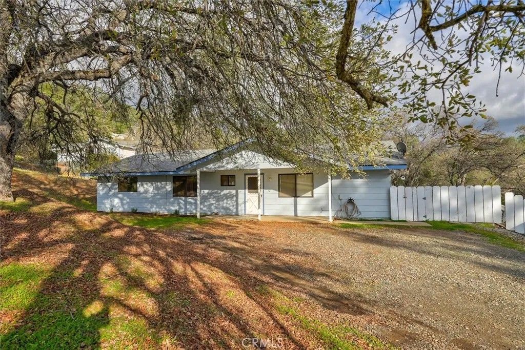 Photo of 5060 Mykleoaks Rd, Mariposa, CA 95338 (MLS # MP25265794)
