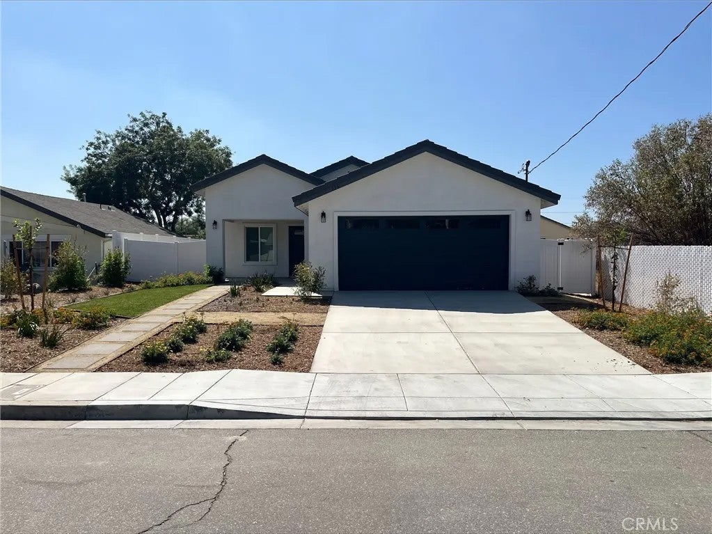 Photo of 336 E Mead ST, San Jacinto, CA 92583 (MLS # CV26206014)