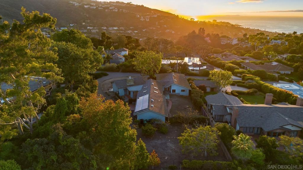 Photo of 7835 La Jolla Vista Drive, La Jolla, CA 92037 (MLS # 250041001)