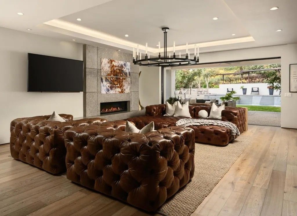 Photo of 6819 Paseo Laredo, La Jolla, CA 92037 (MLS # NDP2602462)