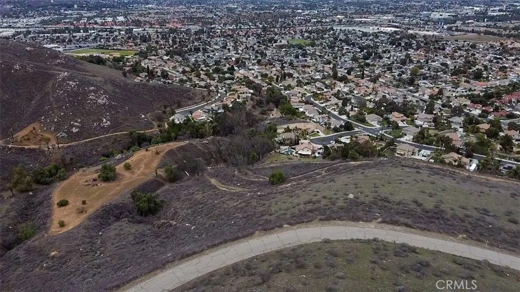 Photo of 0 Summer Springs, Riverside, CA 92503 (MLS # CV25269454)