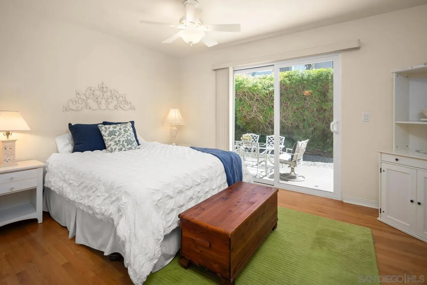 Coronado, California 92118, United States, 3 Bedrooms Bedrooms, ,4 BathroomsBathrooms,Residential,Pending,118073