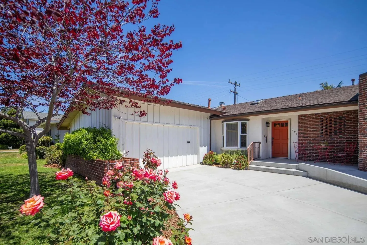 Coronado, California 92118, United States, 3 Bedrooms Bedrooms, ,4 BathroomsBathrooms,Residential,Pending,118073