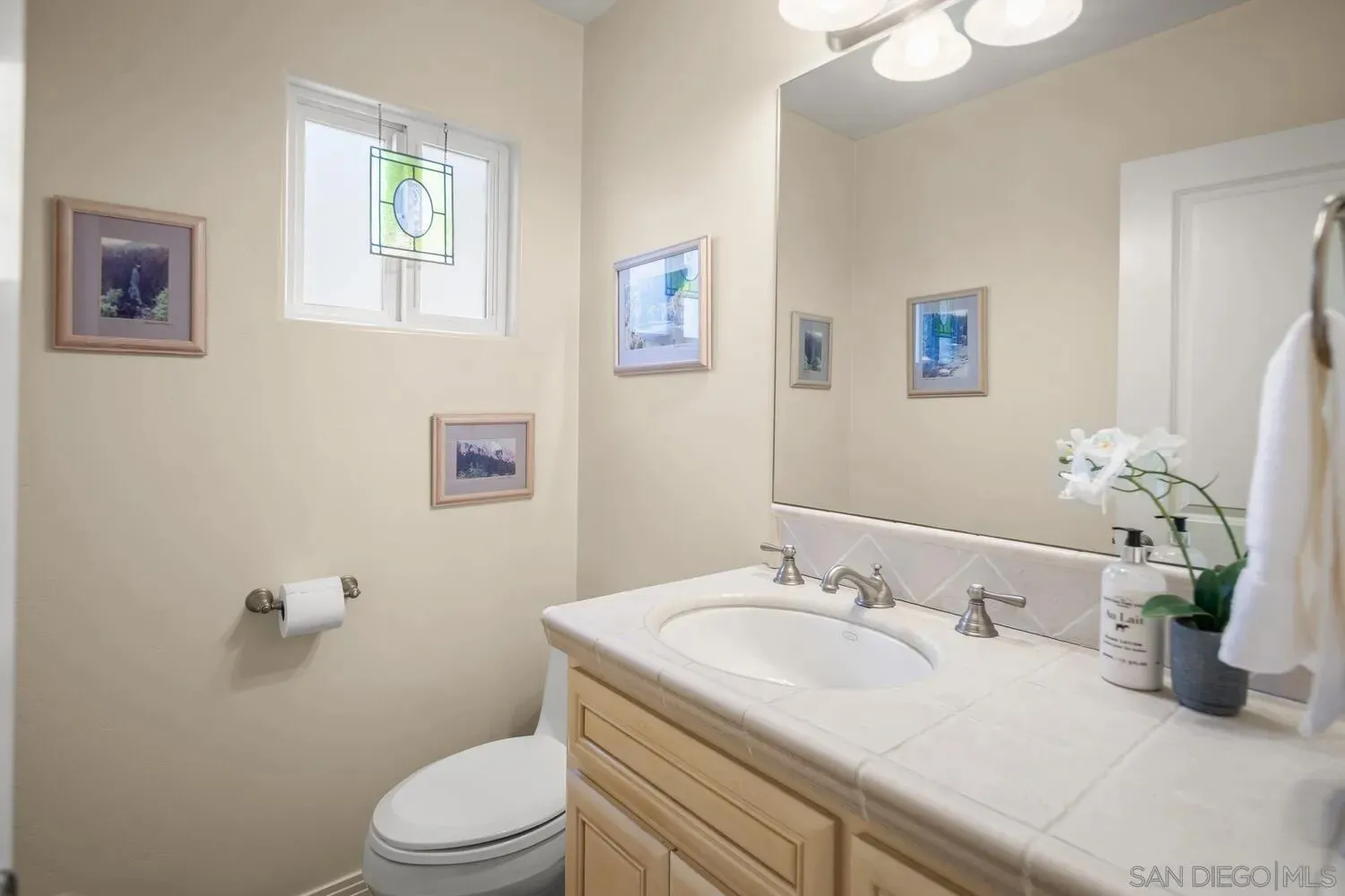 Coronado, California 92118, United States, 3 Bedrooms Bedrooms, ,4 BathroomsBathrooms,Residential,Pending,118073