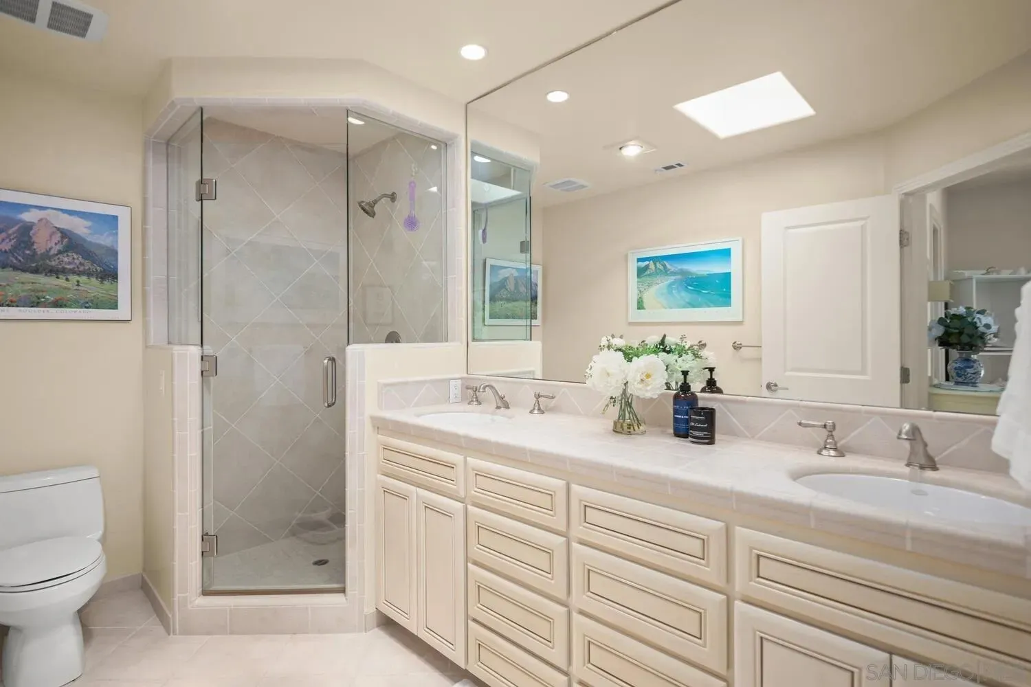 Coronado, California 92118, United States, 3 Bedrooms Bedrooms, ,4 BathroomsBathrooms,Residential,Pending,118073