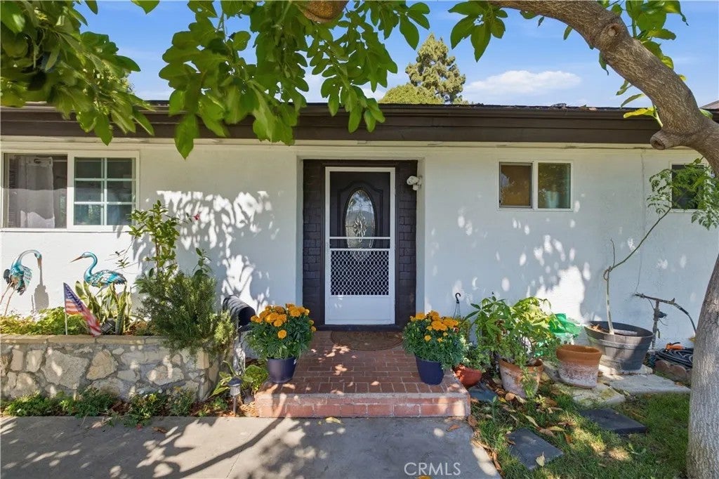 1407 W Colonial Avenue