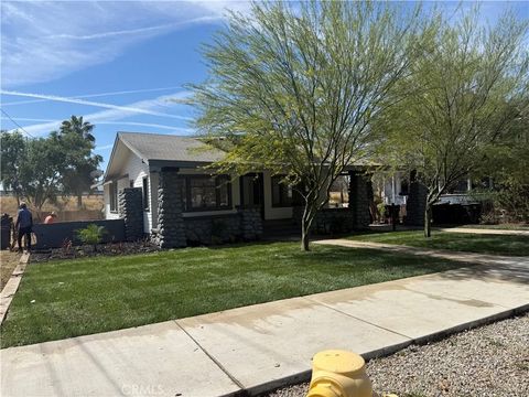 Photo of 127 W Colton Ave, Redlands, CA 92374 (MLS # PW26061953)