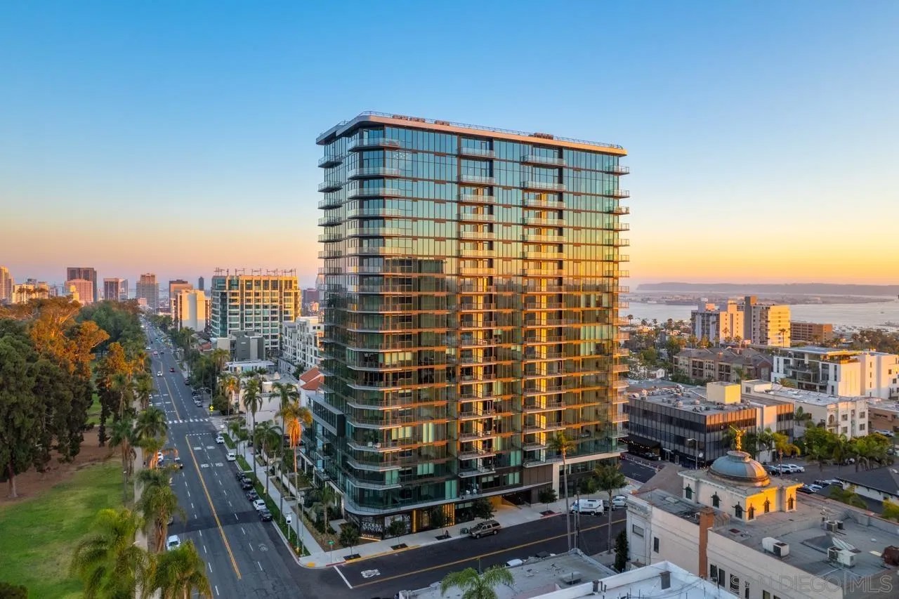 525 Olive 1806