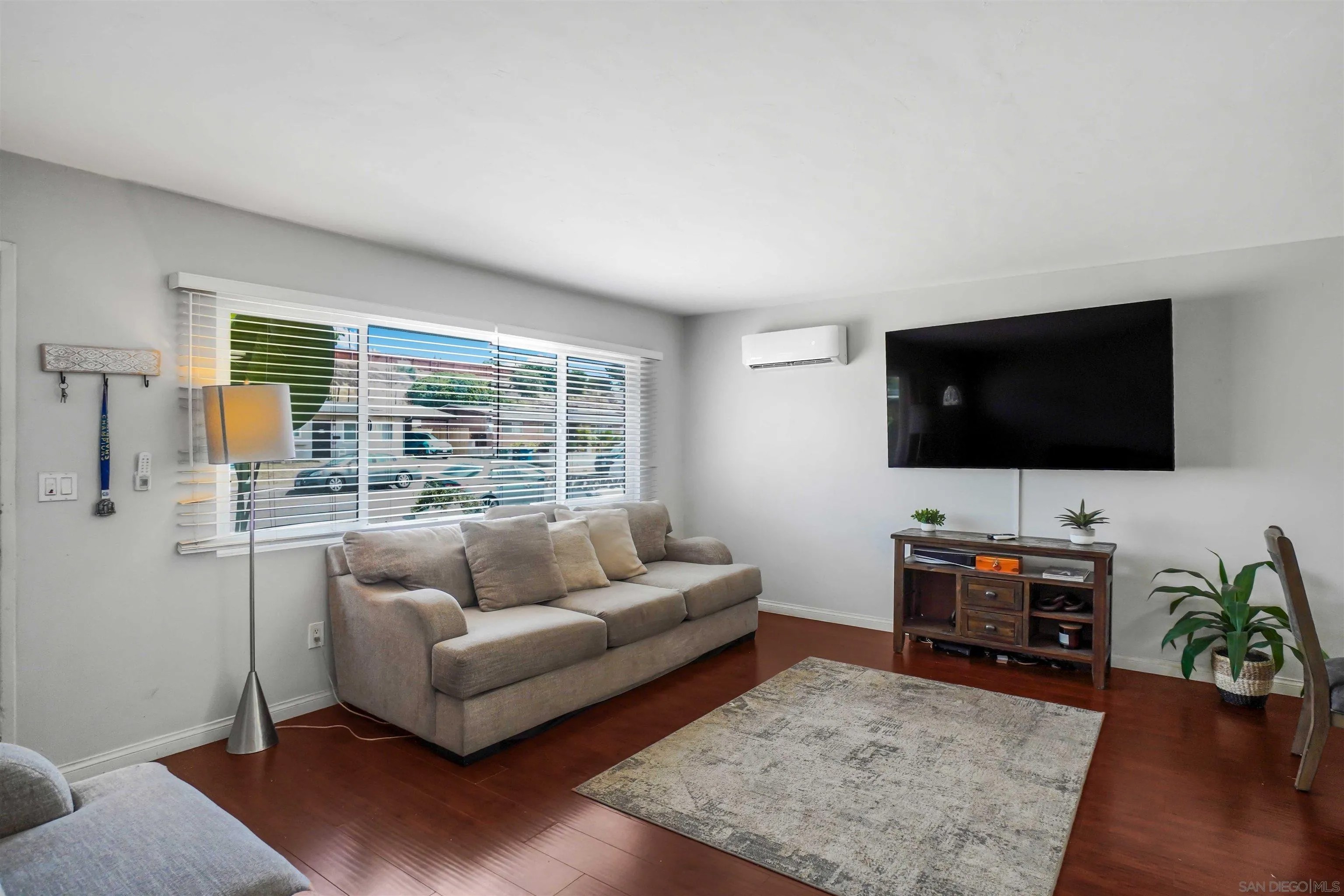 152 E Oxford Street