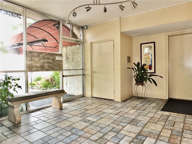 372 Carroll Park East 406